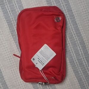 Lululemon Athletica Everywhere Belt Bag *Red ♥️